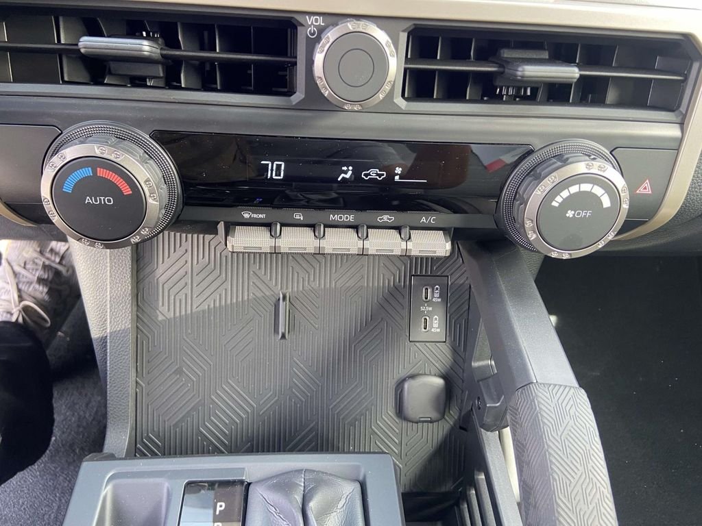 2025 Toyota Tacoma TRD Sport - Photo 17