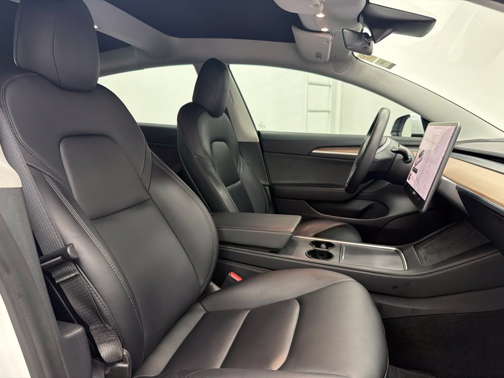 Used 2021 White Tesla Long Range image 29