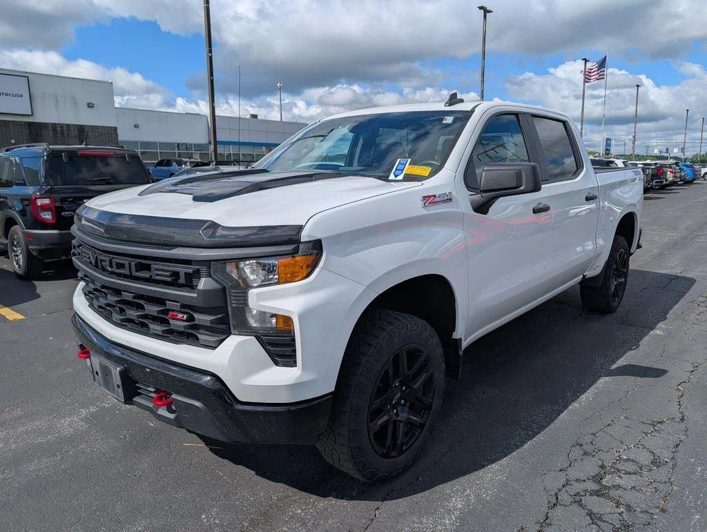 Used 2023 Summit White Chevrolet Custom Trail Boss image 5