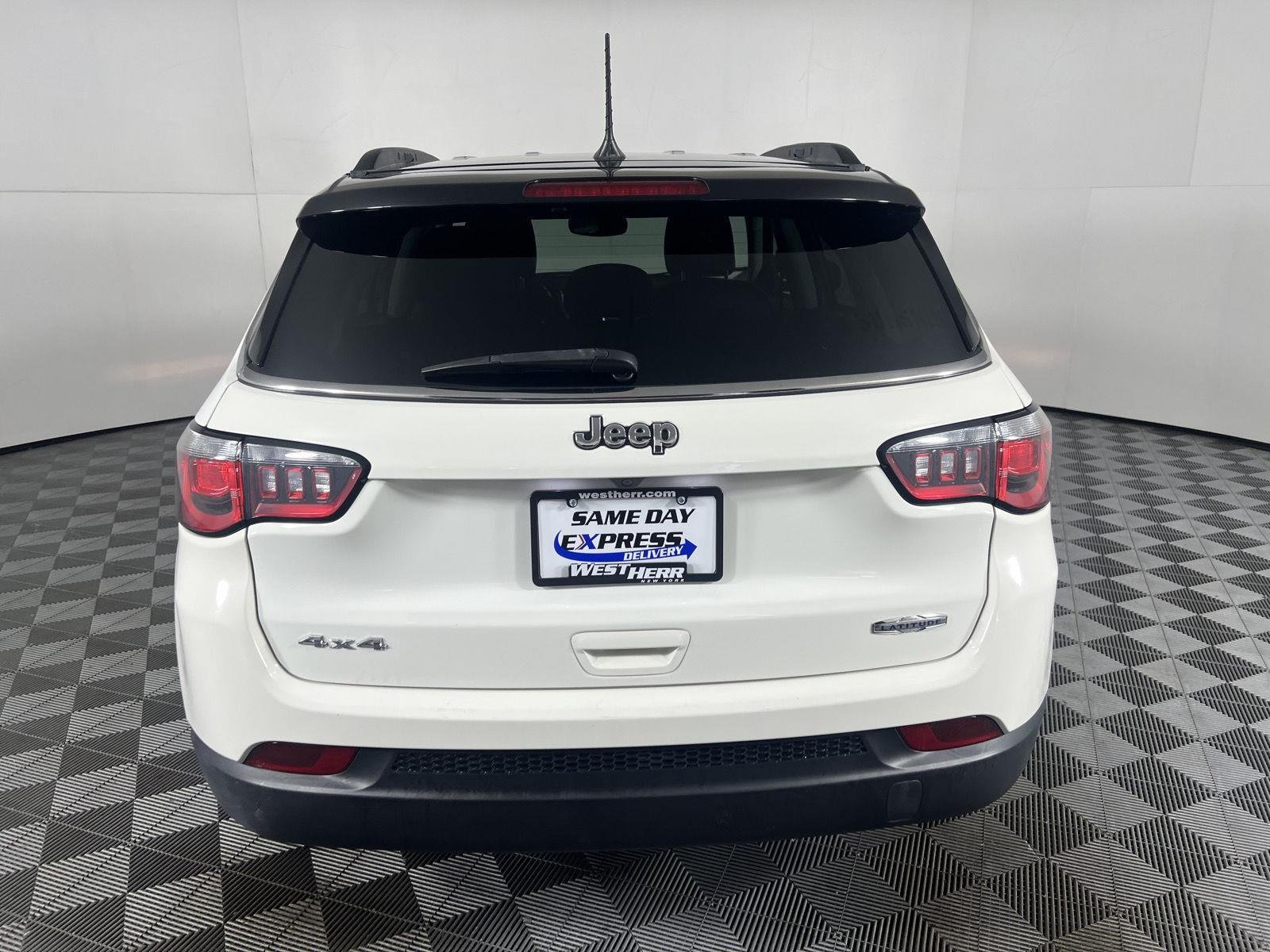 Used 2020 White Clearcoat Jeep Latitude image 8