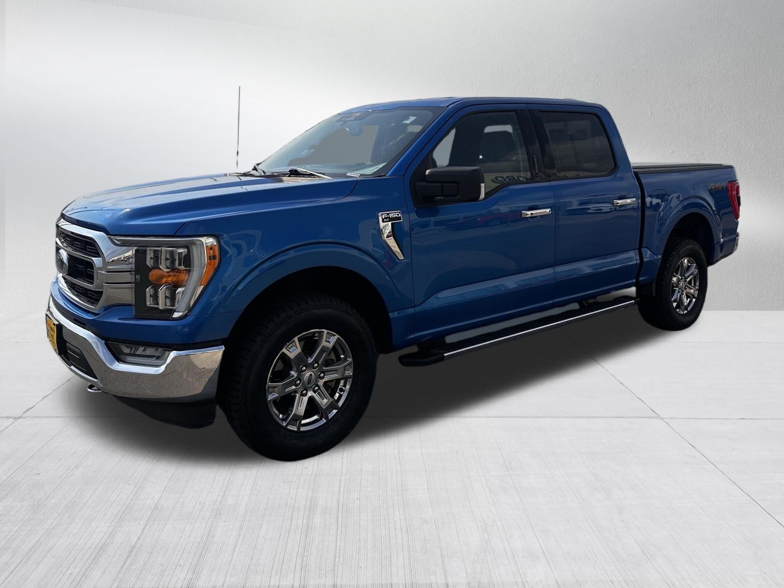 Used 2021 Velocity Blue Metallic Ford XLT image 3