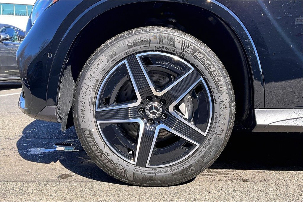 New 2026 Black Mercedes-Benz GLC 300 image 26