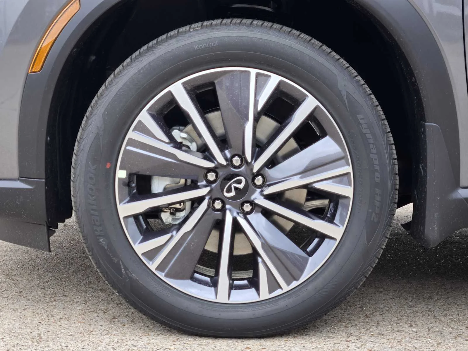 Certified Used 2026 Graphite Shadow INFINITI LUXE image 9