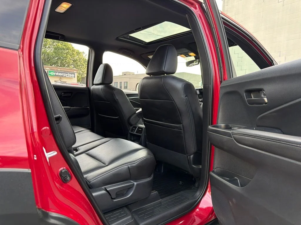 Used 2023 Red Honda EX-L image 13