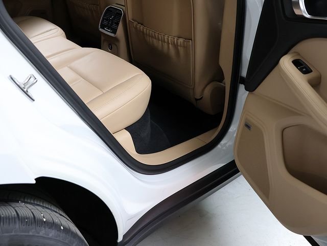 Used 2022 White Porsche S image 34