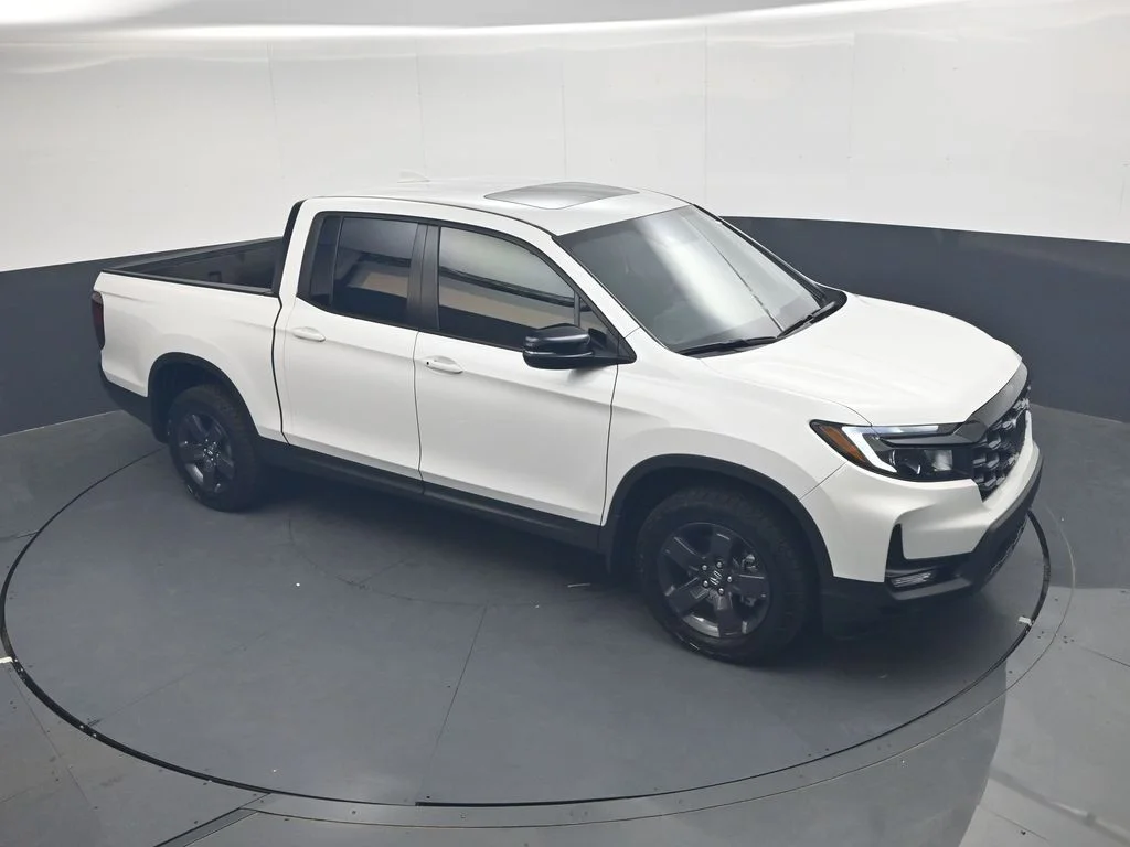 Certified Used 2026 Platinum White Pearl Honda TrailSport image 17