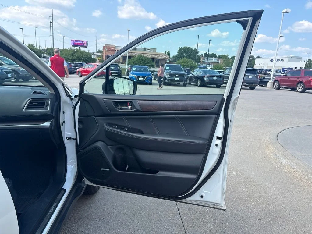 Used 2019 White Subaru 2.5i Limited image 27