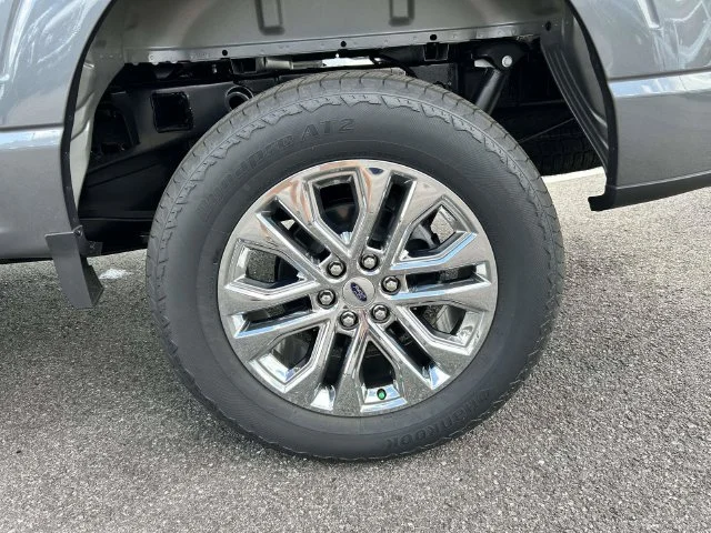 New 2026 Gray Ford Lariat image 3