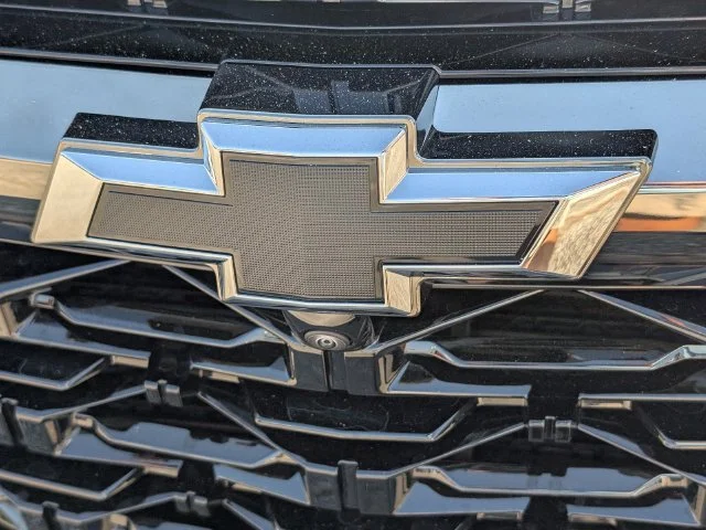 New 2027 Mosaic Black Metallic Chevrolet Z71 image 3