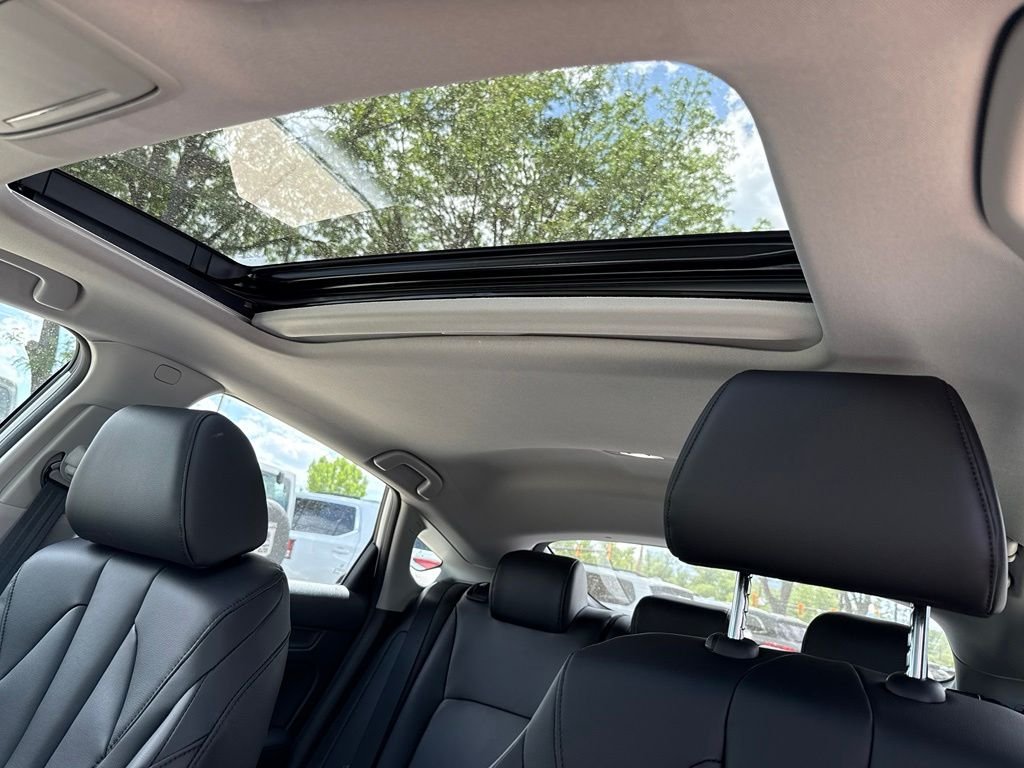 Certified Used 2026 Platinum White Pearl Acura Base image 24