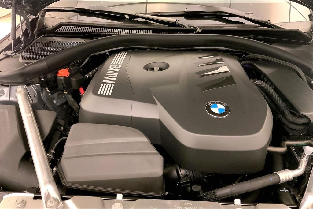 Used 2026 Skyscraper Grey Metallic BMW  image 8