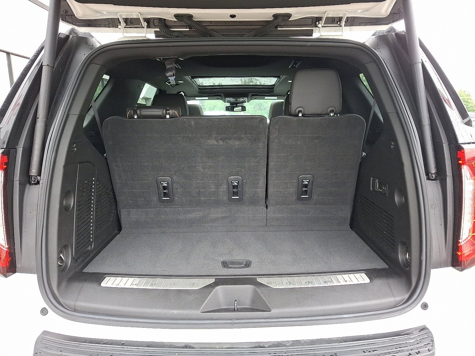 2023 GMC Yukon AT4 - Photo 30