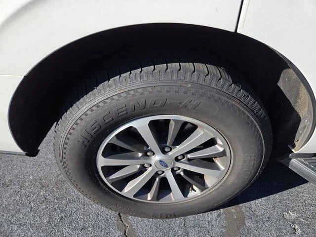 Used 2020 White Ford XLT image 2