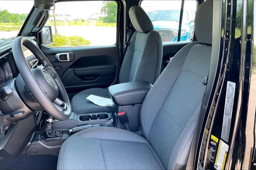 New 2026 Jeep Wrangler Sport 4D Sport Utility