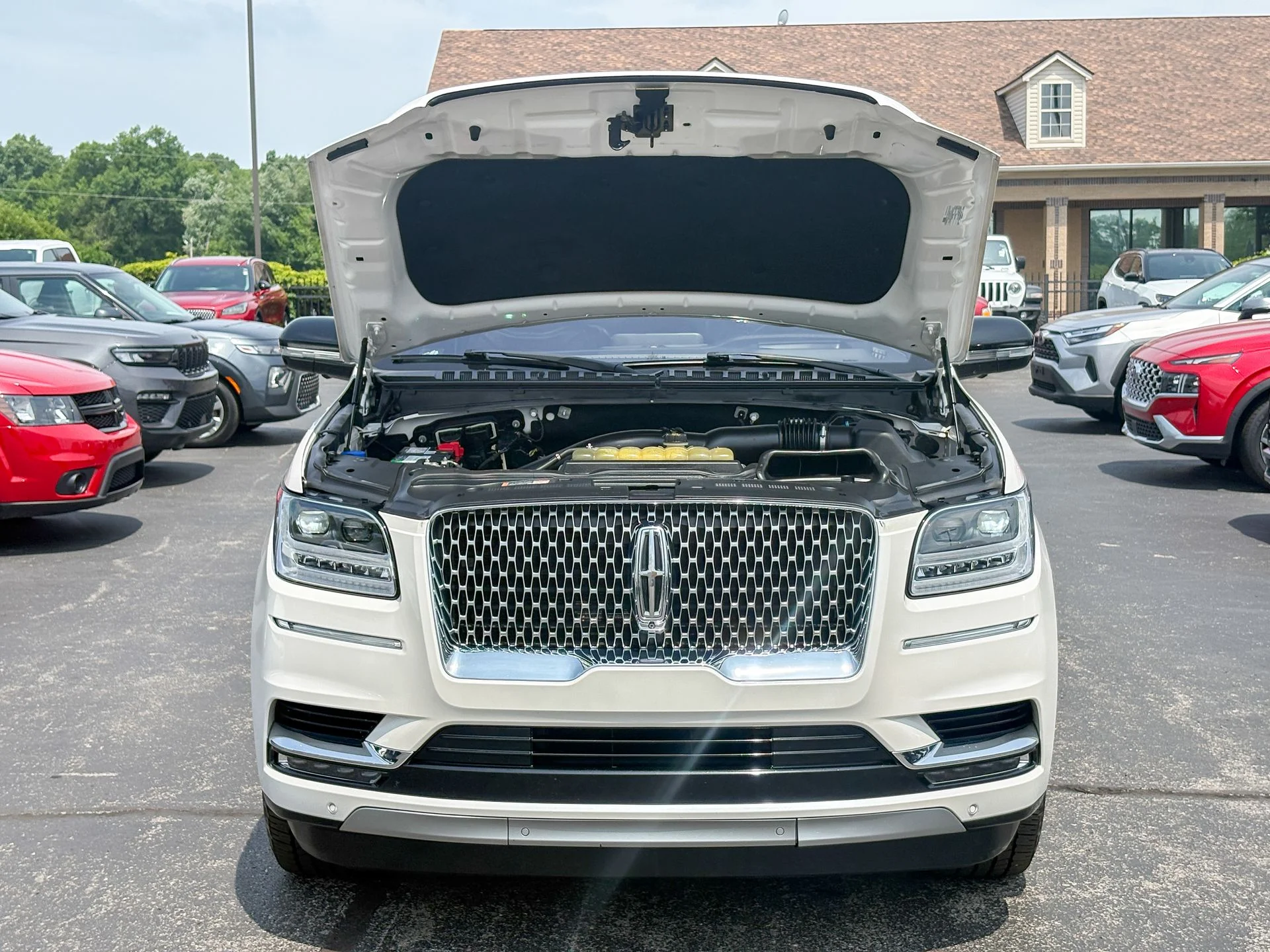Used 2019 White Lincoln Reserve image 39