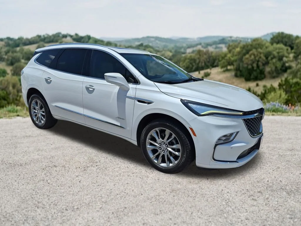 2023 Buick Enclave Avenir's photo