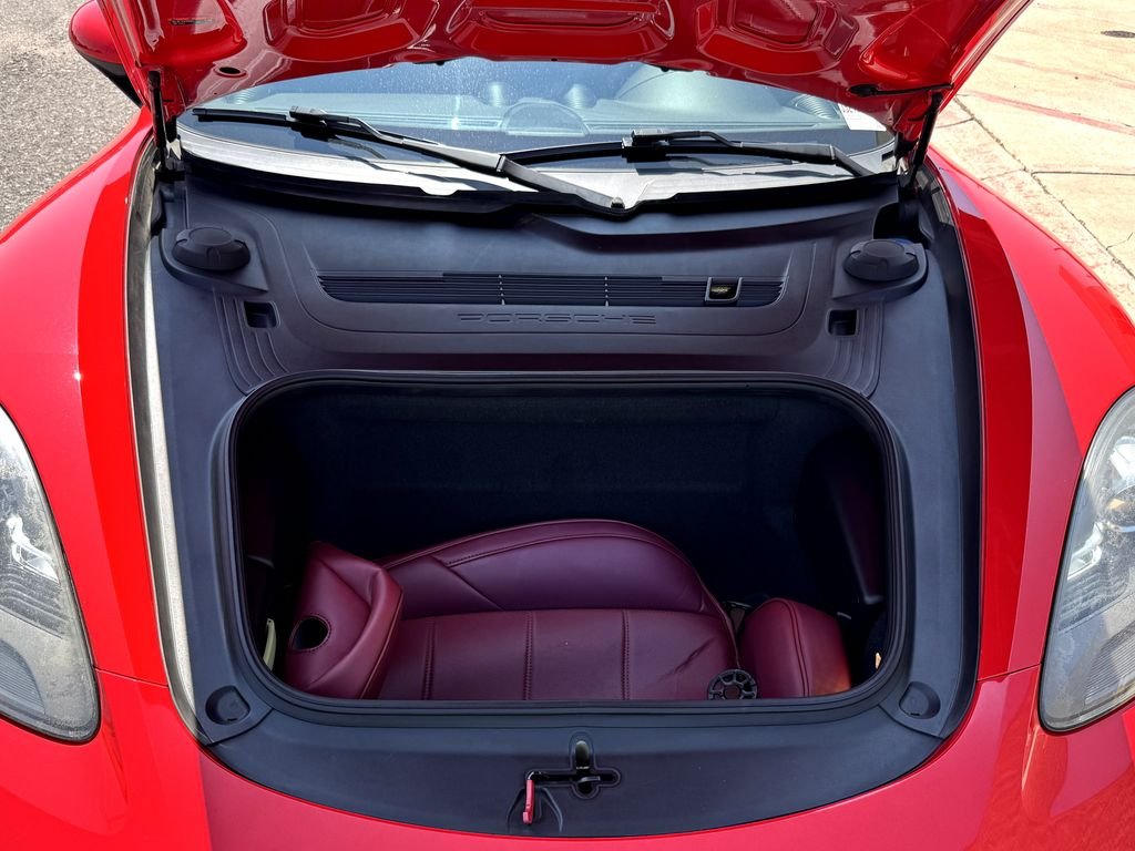 Used 2018 Red Porsche Base image 12