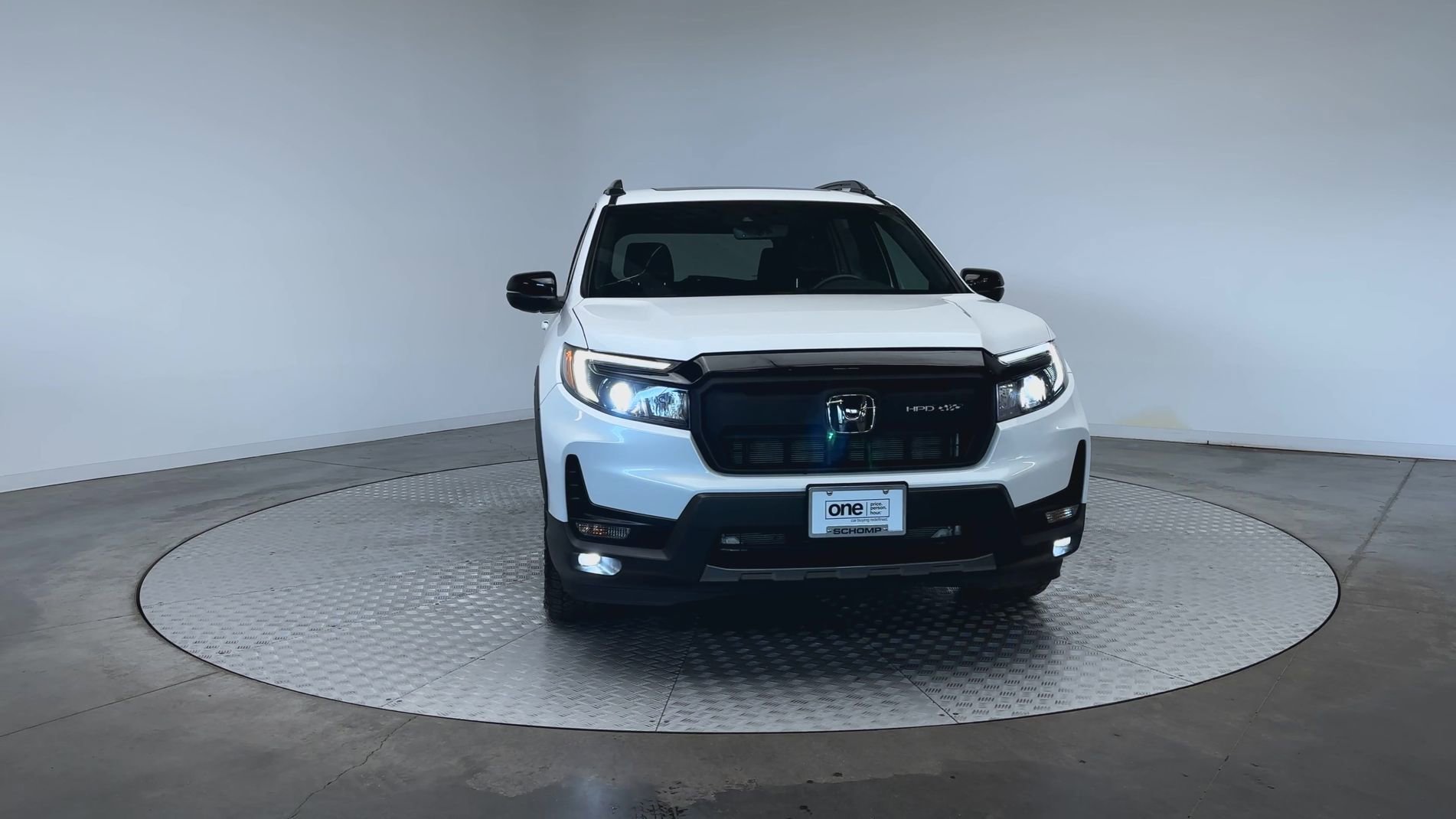Used 2025 Platinum White Pearl Honda TrailSport image 3
