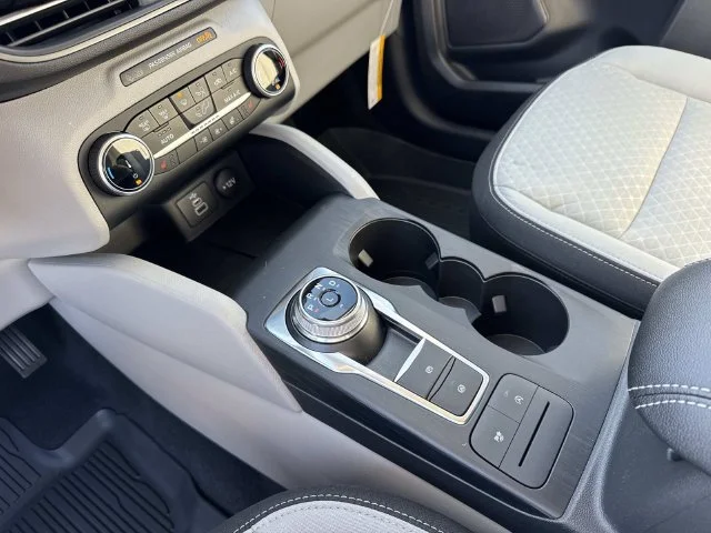 New 2026 Oxford White Ford Active® image 27