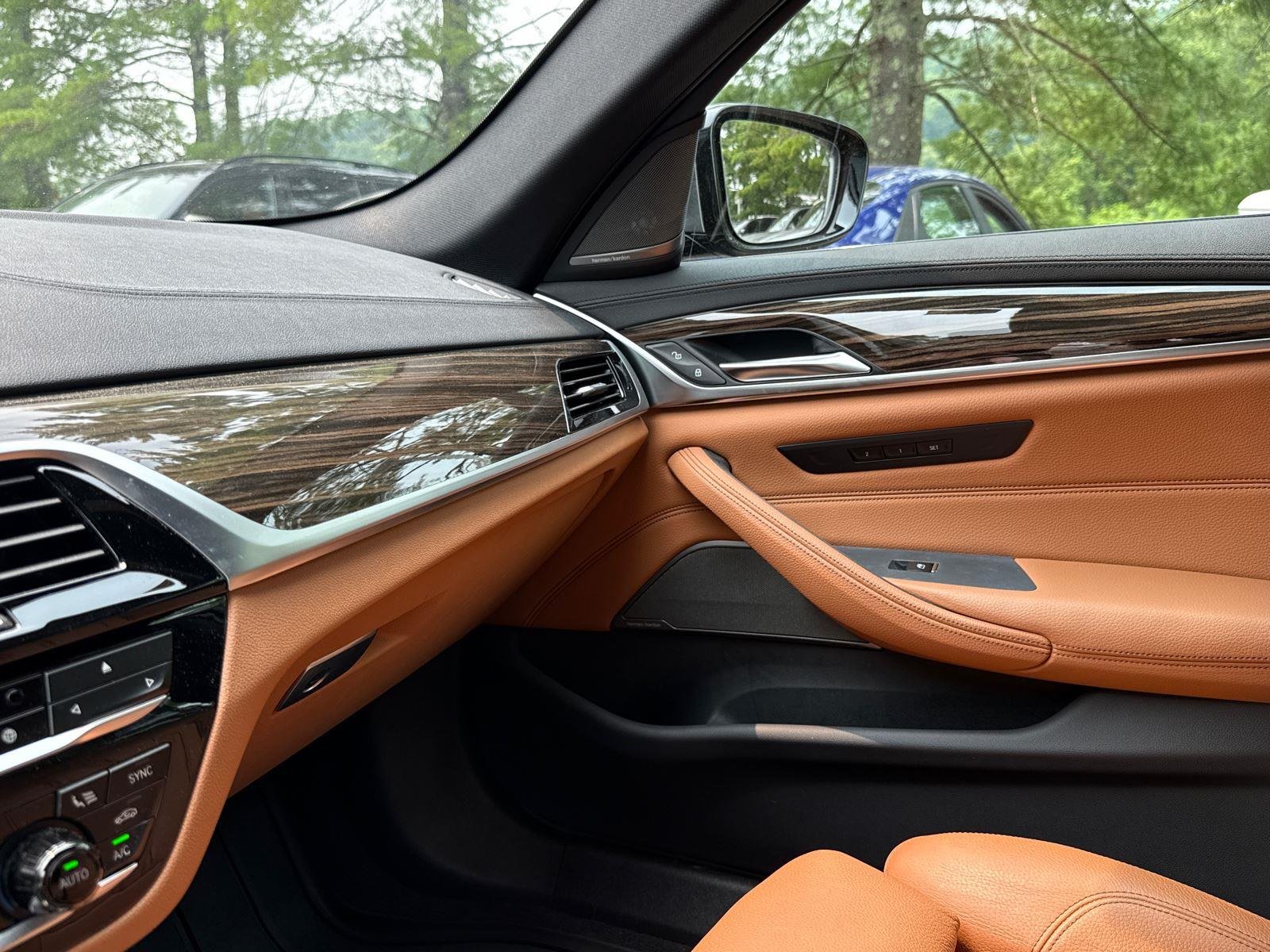 Used 2018 Black Sapphire Metallic BMW M550i xDrive image 20