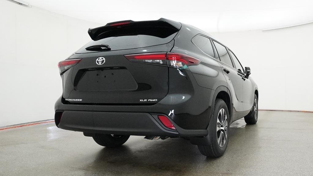 New 2026 Midnight Black Metallic Toyota XLE image 21