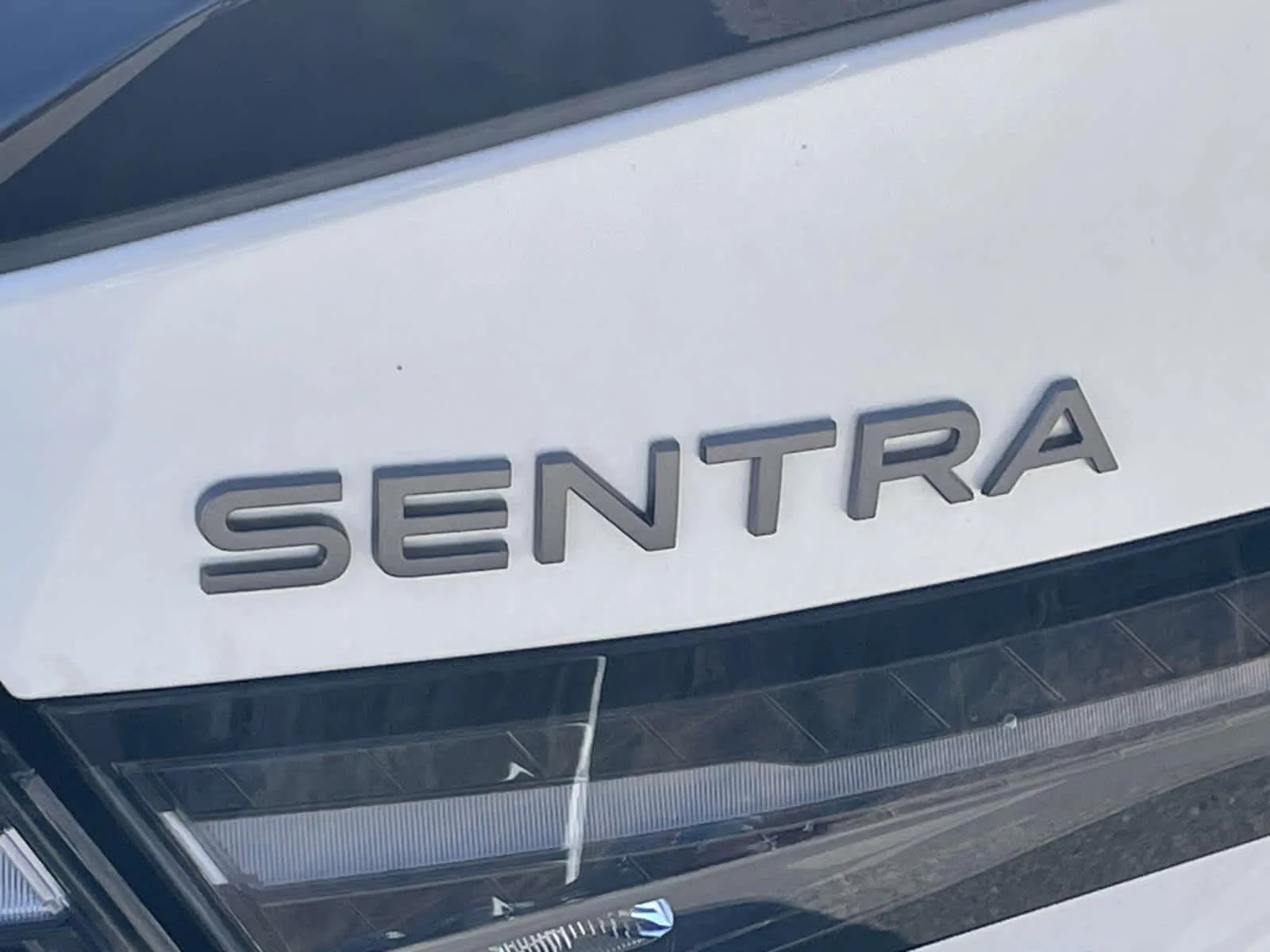 New 2026 Aspen White Tricoat/Super Black Nissan SR image 14