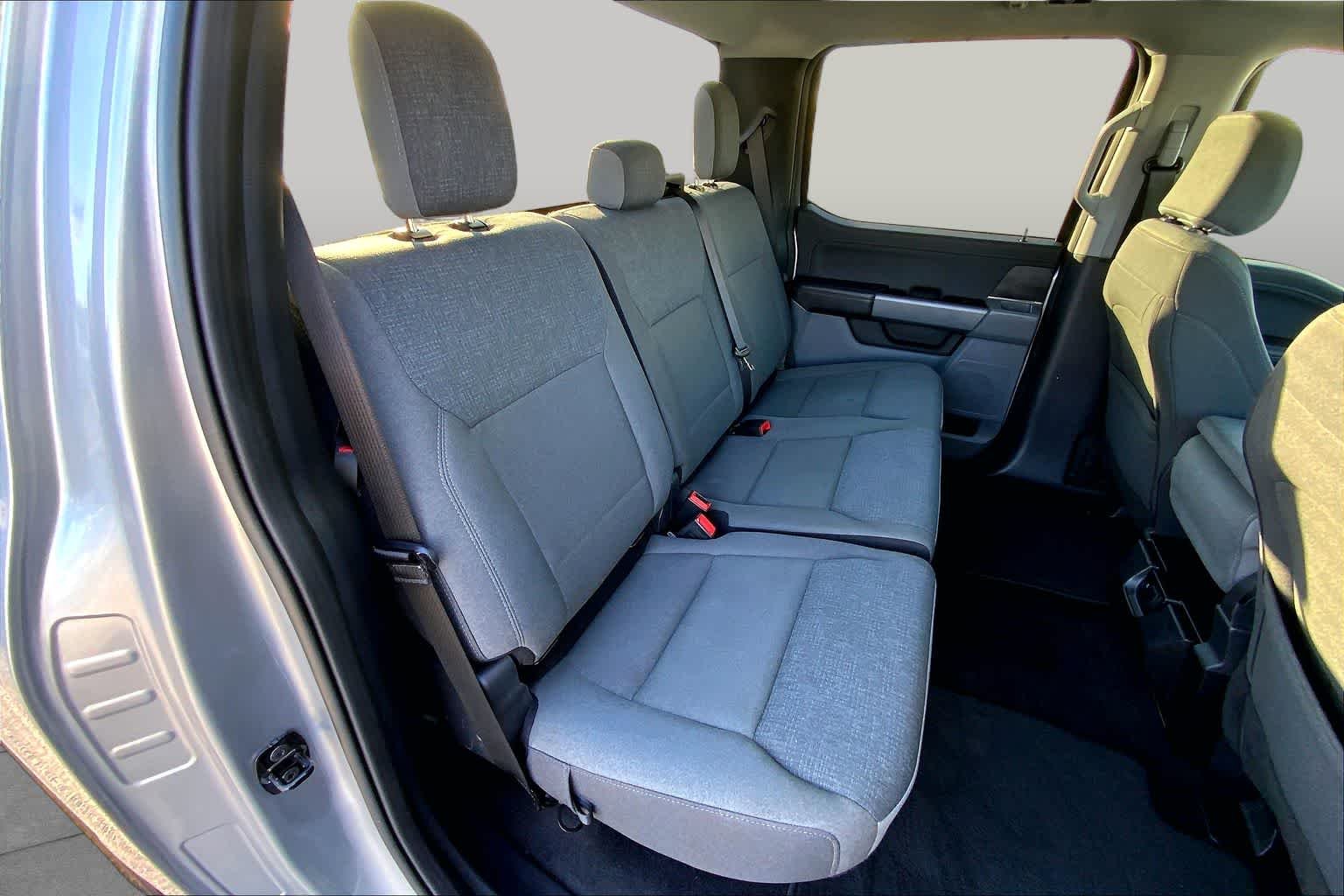 Used 2025 Iconic Silver Ford XLT image 20