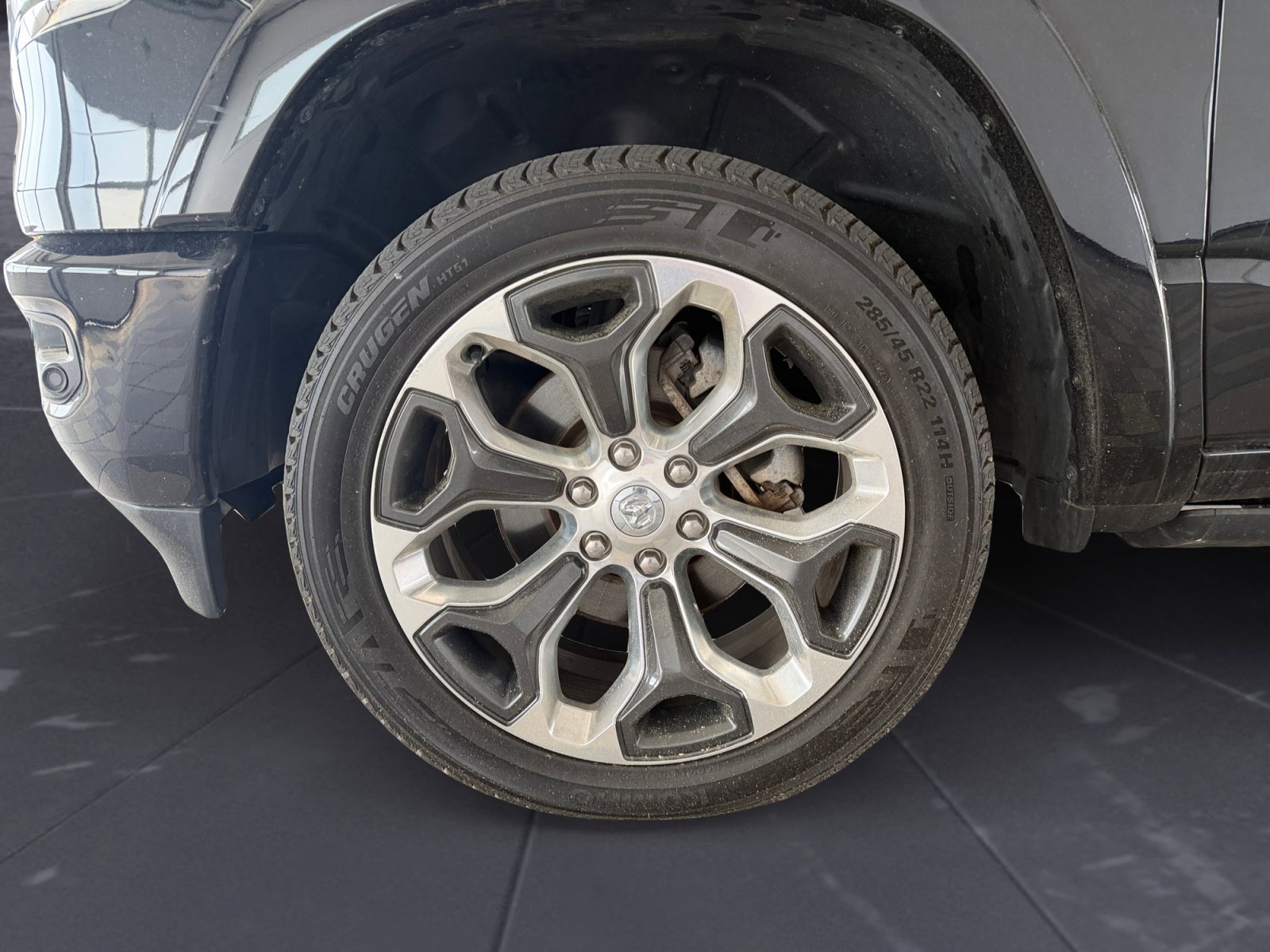 Certified Used 2022 Diamond Black Crystal Pearlcoat RAM Limited image 41
