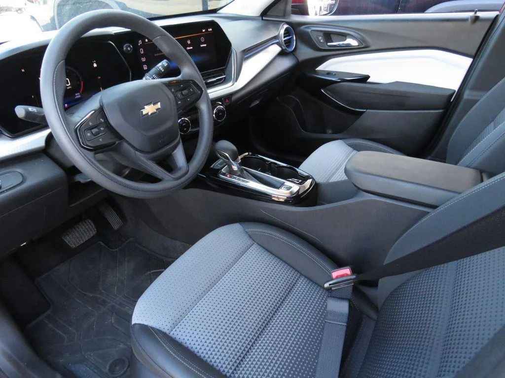 Used 2024 Crimson Chevrolet LT image 18