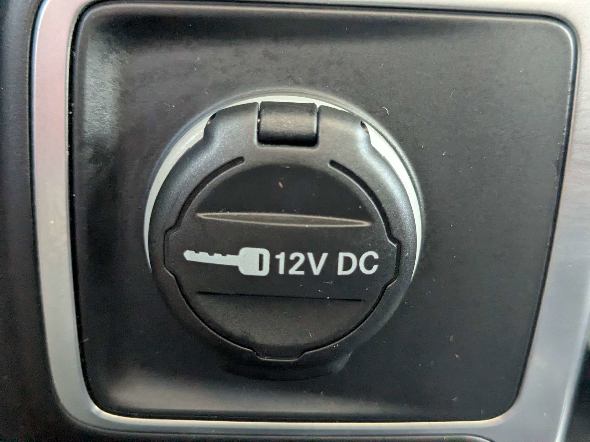 Used 2020 Bright White Clearcoat Jeep Sport S image 27