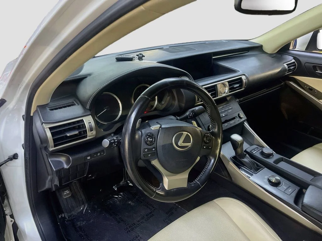Used 2016 White Lexus 200t image 9