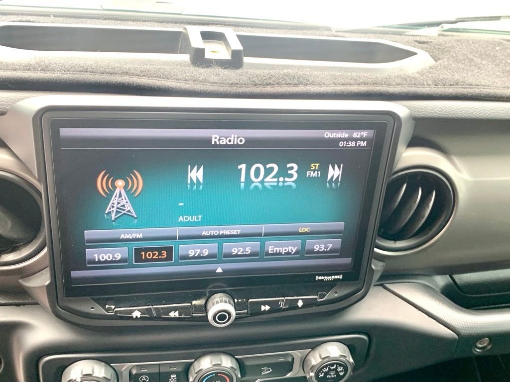 Used 2018 White Jeep Sport image 31