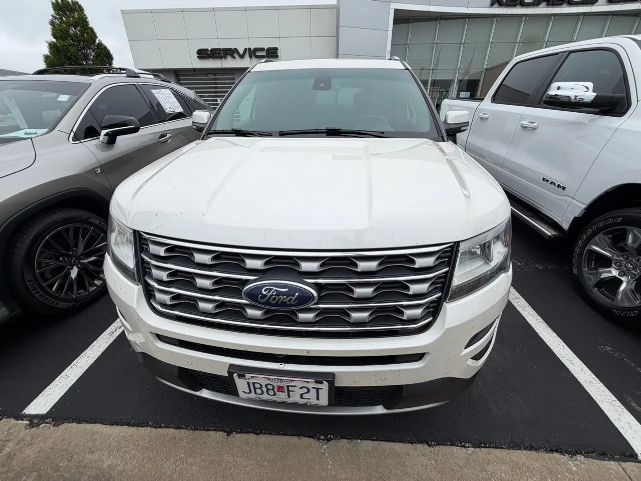 Used 2017 White Platinum Tri-Coat Ford  image 1