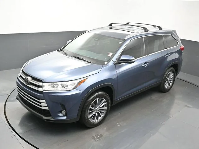 Used 2019 Blue Toyota XLE image 40