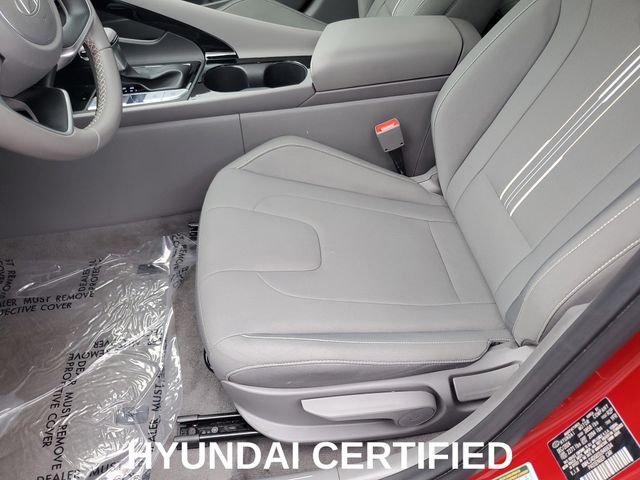 Used 2025 Red Hyundai SEL Convenience image 12