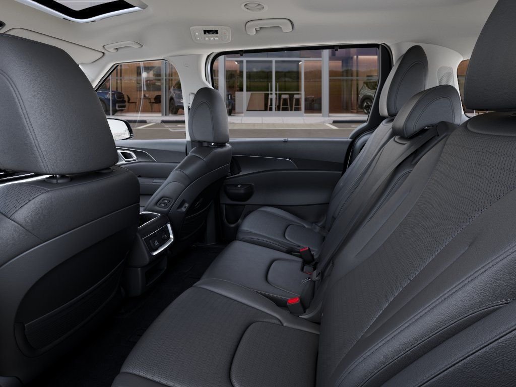 New 2026 Snow White Pearl Kia SX Prestige image 20