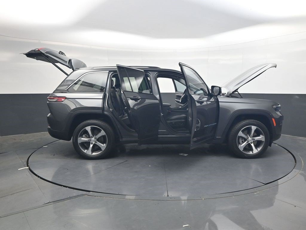 Used 2022 Baltic Gray Metallic Clearcoat Jeep 4xe image 40