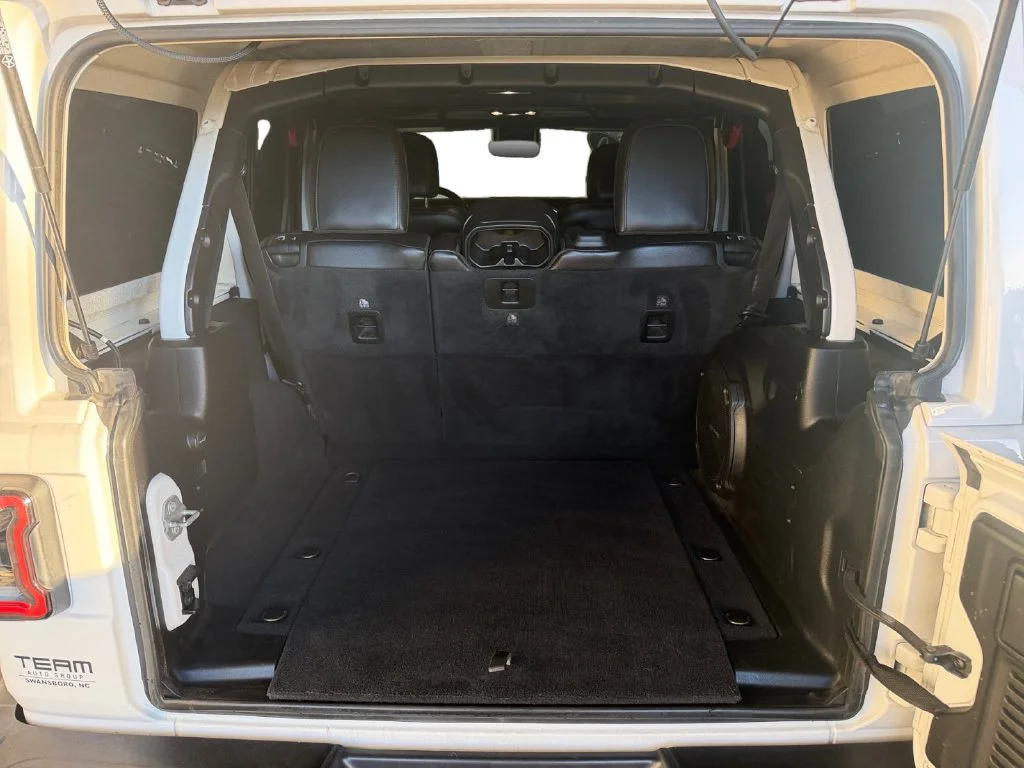 Used 2020 White Jeep Unlimited Rubicon image 14