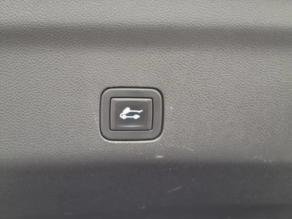 Used 2021 BLACK Chevrolet High Country image 22