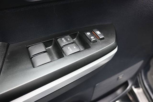 Used 2015 Black Toyota Platinum image 13
