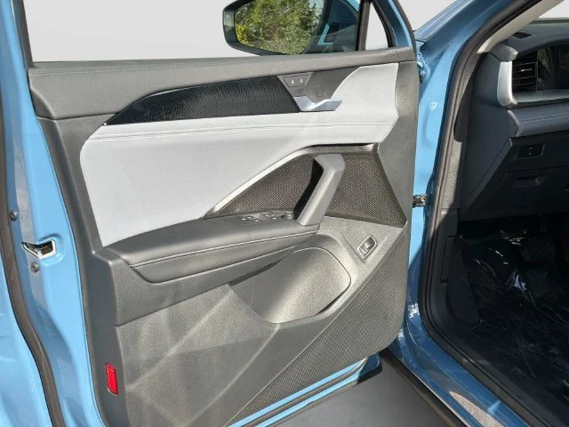 New 2026 Blue Volkswagen SE image 16