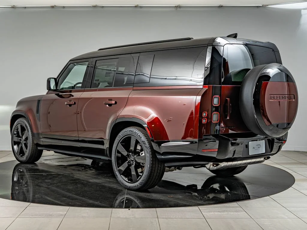 New 2026 Sedona Red Metallic Land Rover X-Dynamic SE image 7