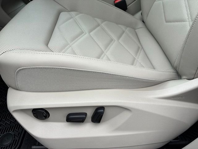 New 2026 Deep Black Volkswagen 2.0T SE image 10