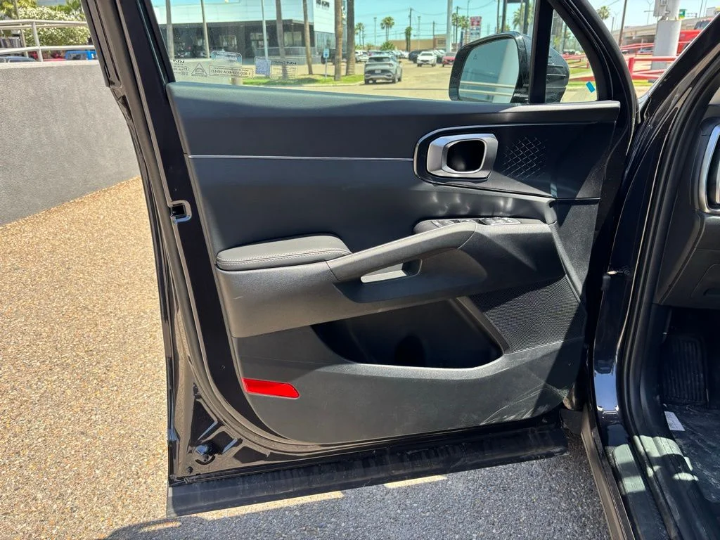 2025 Kia Sorento S - Photo 14