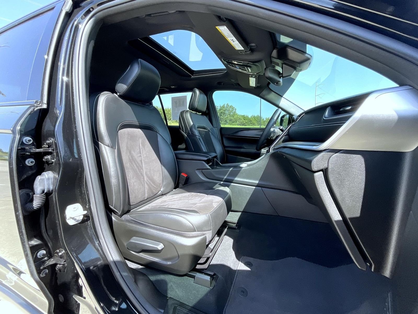 2024 Jeep Grand Cherokee Altitude - Photo 16