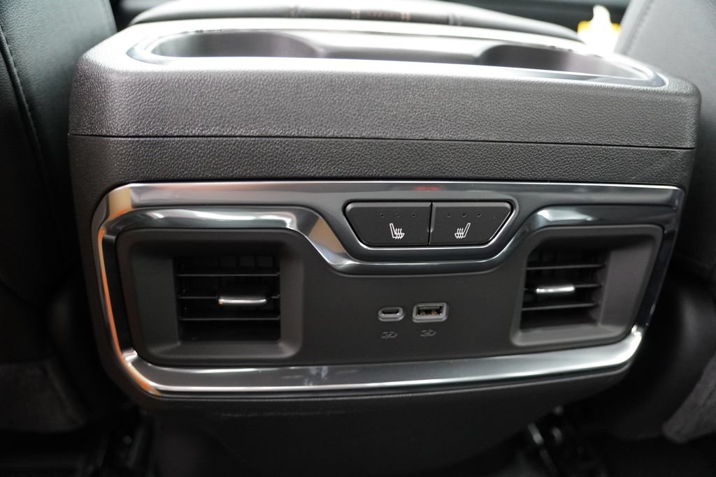 2026 Chevrolet Silverado 1500 High Country - Photo 13