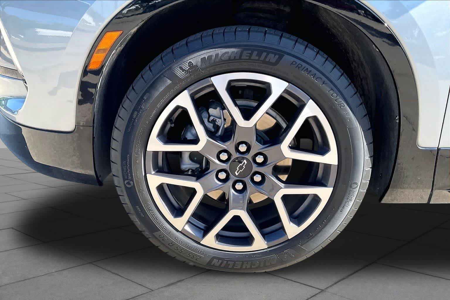Used 2025 Sterling Gray Metallic Chevrolet RS image 11