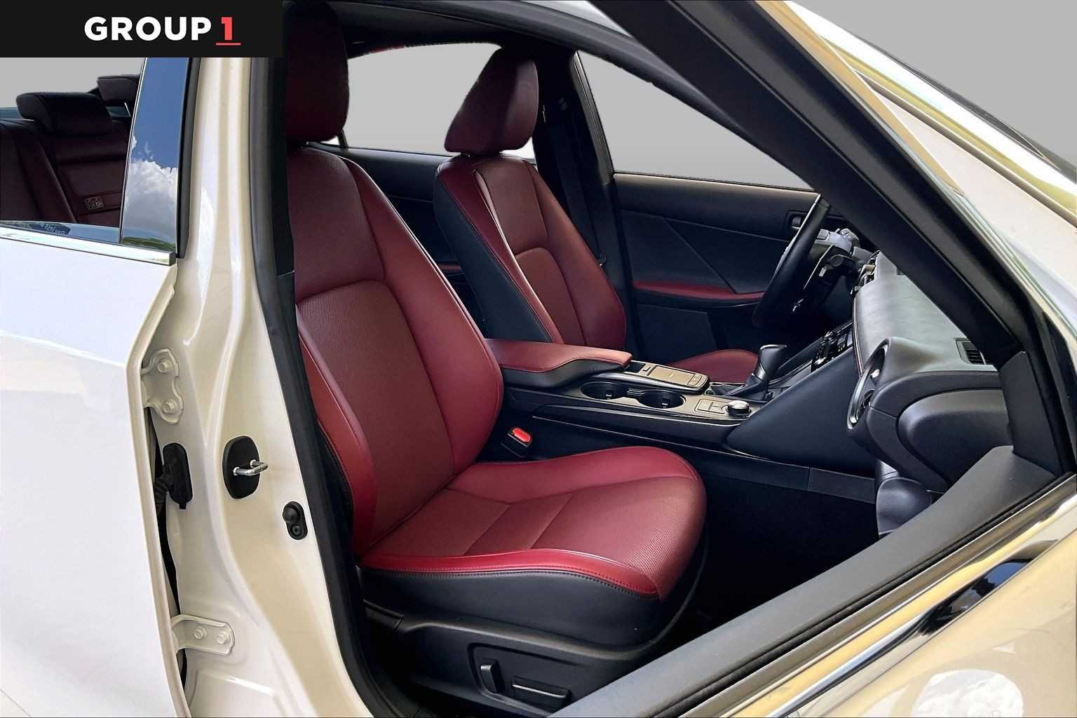 Certified Used 2025 ULTRA WHITE Lexus F SPORT Design image 8