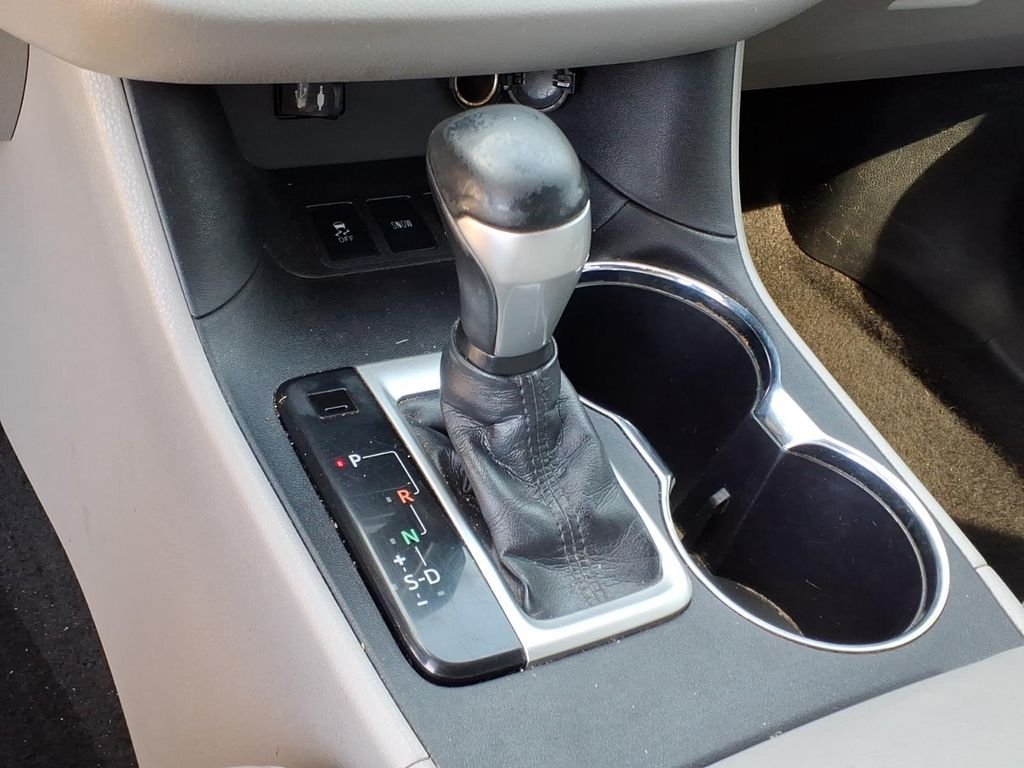 Used 2015 Blizzard Pearl Toyota LE V6 image 14