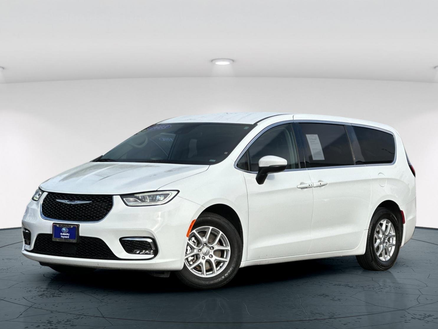 Used 2023 Bright White Clearcoat Chrysler Touring L 4D Passenger Van image 2